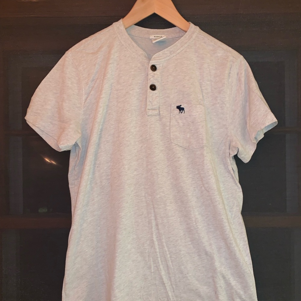 Abercrombie & Fitch men’s shirt sleeve tee. Medium